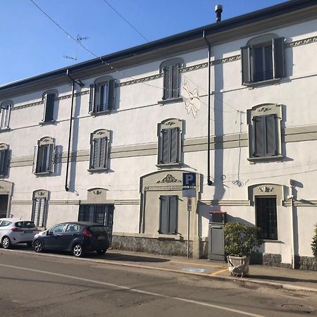 L' Appartamento Del Borgo - Parcheggio Riservato Pavie Extérieur photo